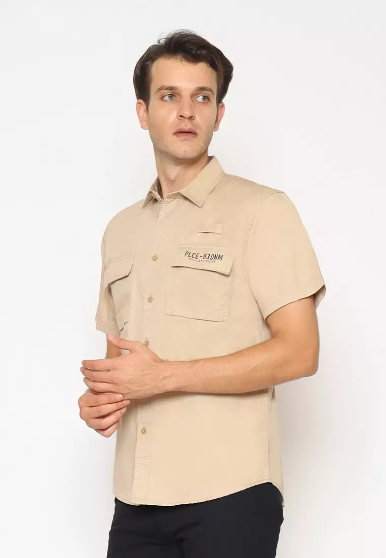 POLICE Kemeja Polos Cotton Twill Kantong Dua Mocca Regular Fit Pria