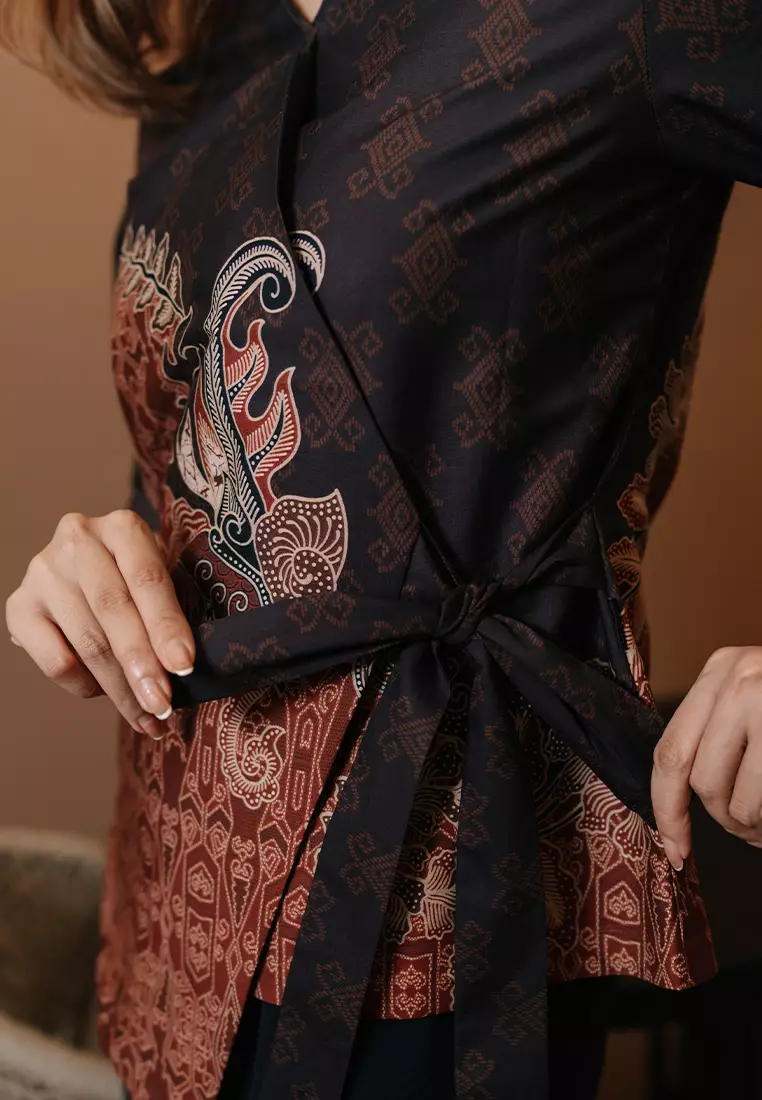 Hadinata Batik Wanita Superfine Blouse Kiyani Kivan