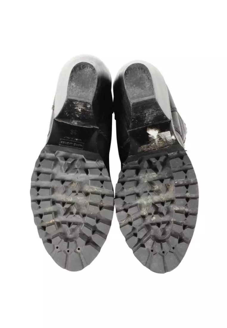 Buy Marc Jacobs Pre Loved MARC JACOBS Fur lined Boots 2023 Online