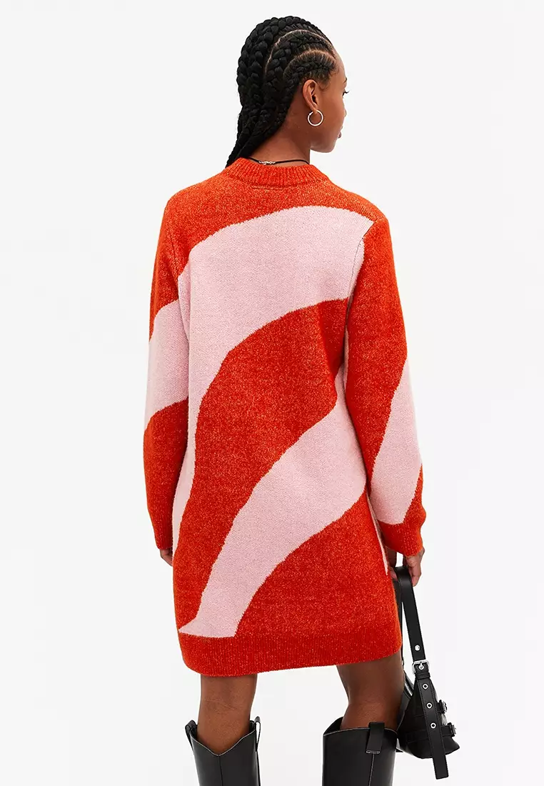 Red oversized jumper hotsell dress