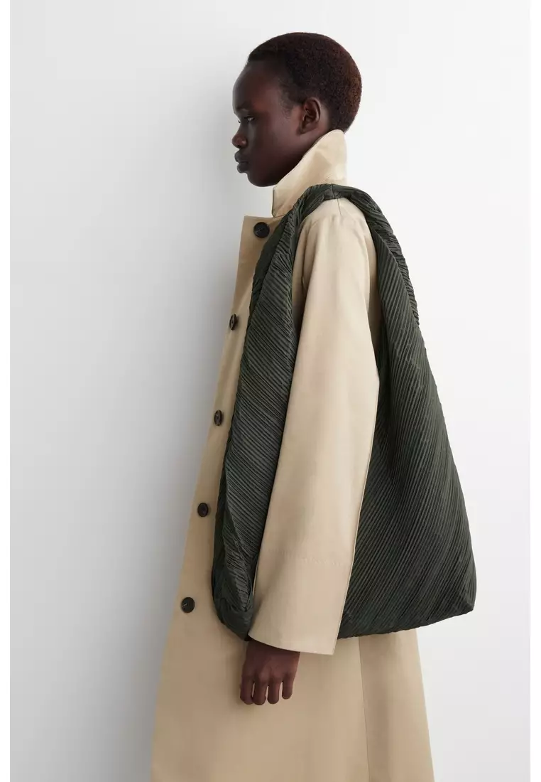 COS SCULPTURAL SHOULDER BAG – PLISSÉ 2026 | Buy COS Online