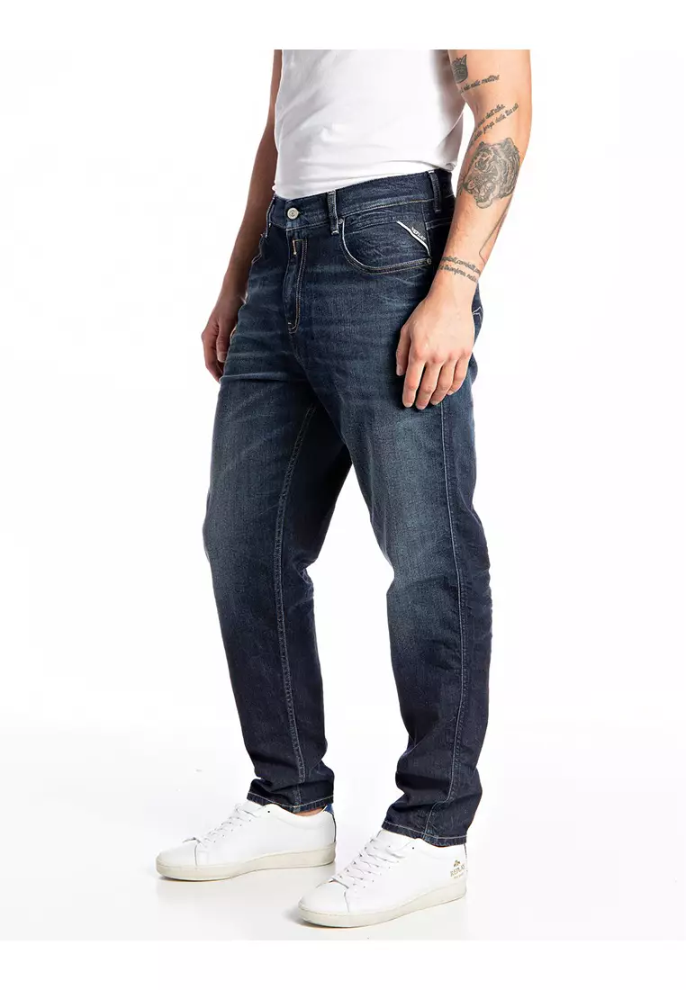 REPLAY RELAXED TAPERED FIT SANDOT JEANS