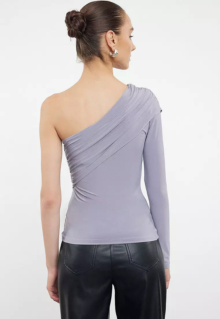 Asymmetric Cut Knitted Blouse