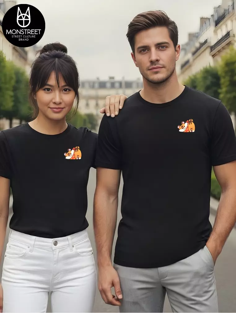 Monstreet Kaos Katun Combed 24S Grafis Reguler Fit Hitam Tshirt UTR242 CUTE ANIMAL SERIES Cotton Combed 24S Graphic Tshirt Regular Fit Black Tshirt