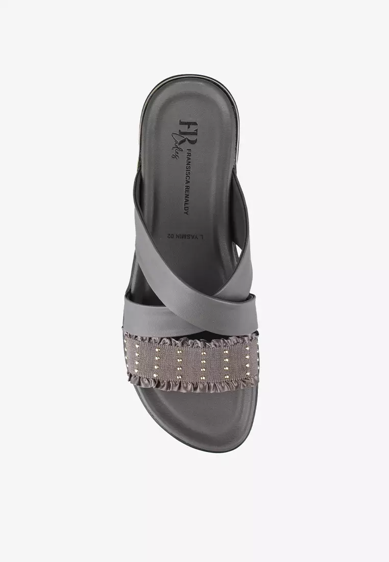 Sandal Jepit Wanita L.Yasmin 02 - Fransisca Renaldy