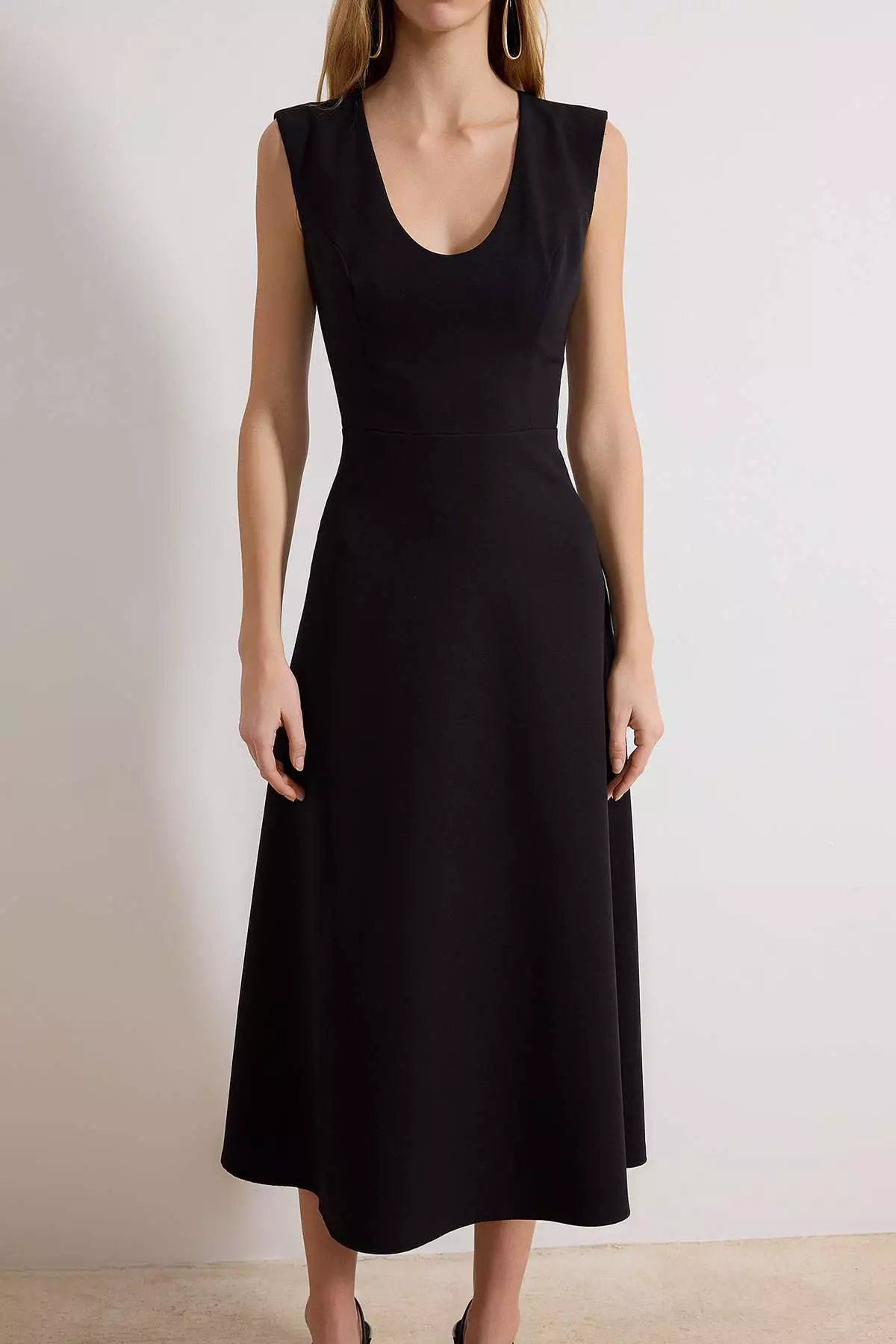 Black Deep-Cut Midi Woven Dress Twoss26El119