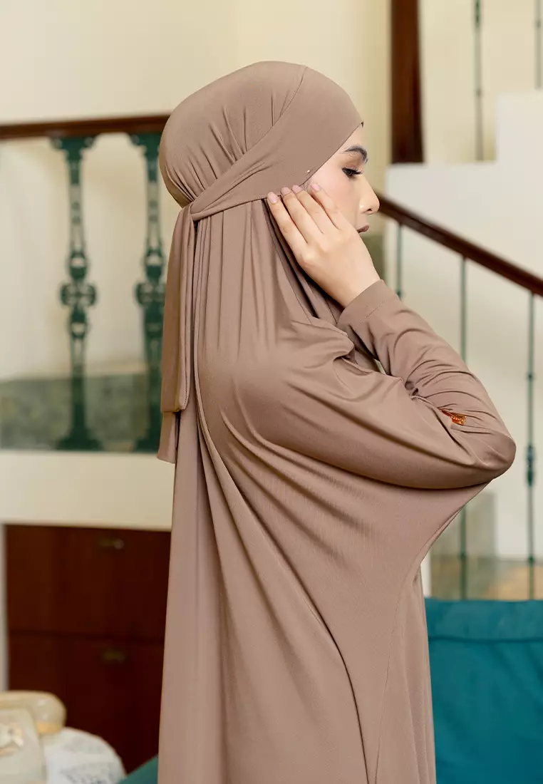 Shameera Abaya in Hazelnut (Lozy x Hamidah)