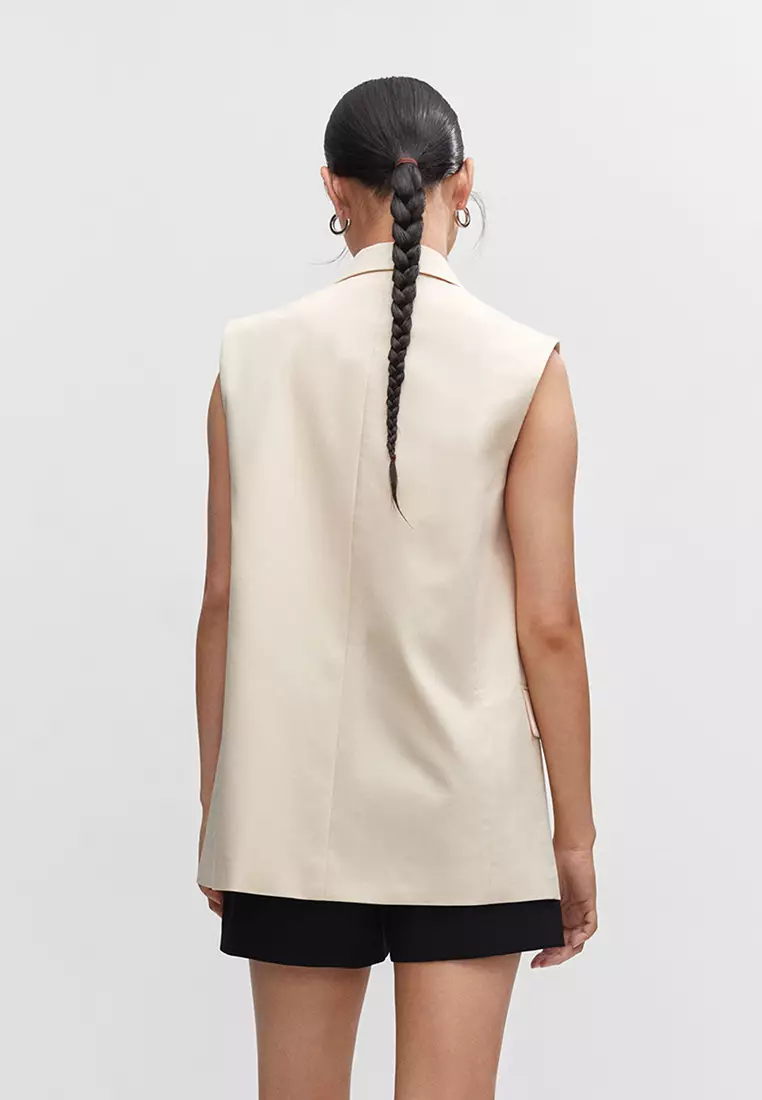 Waistcoat with clearance pockets