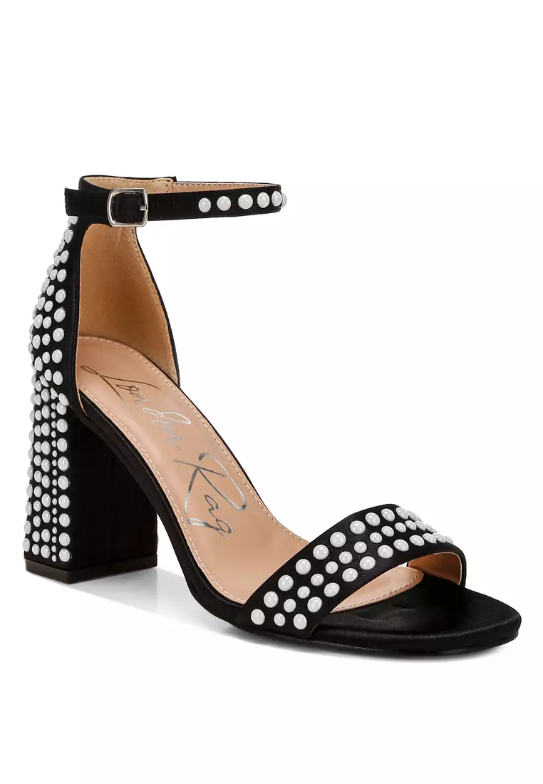 Sandal Satin Berhias Mutiara Warna Hitam