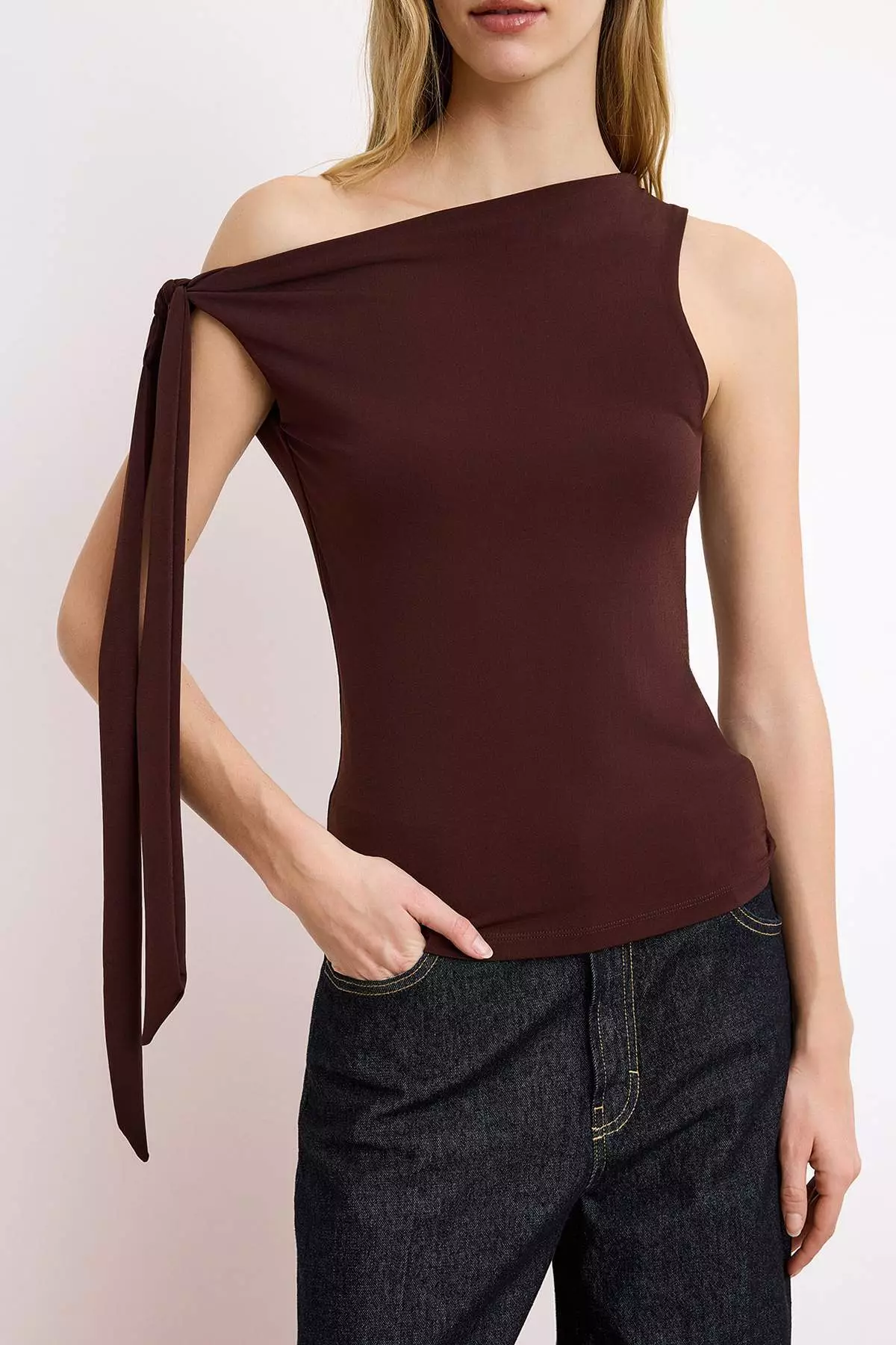 Brown Asymmetric Neckline Tie Detail Stretchy Knitted Blouse Twoss25Bz4