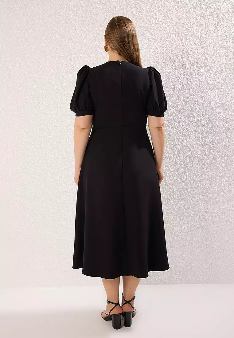 Black Finike Woven Plus Size Dress