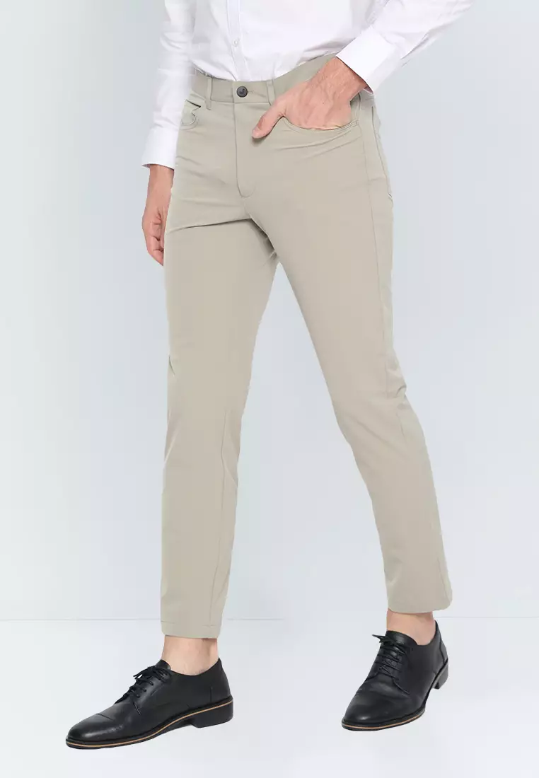 Jobb Active Zach Celana Panjang Pria Modern Slim Fit Light Khaki Warna Light Khaki