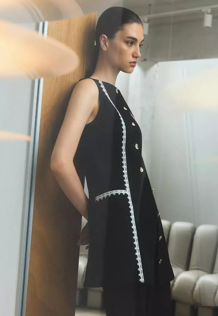 Contrast Trim Lace Dress