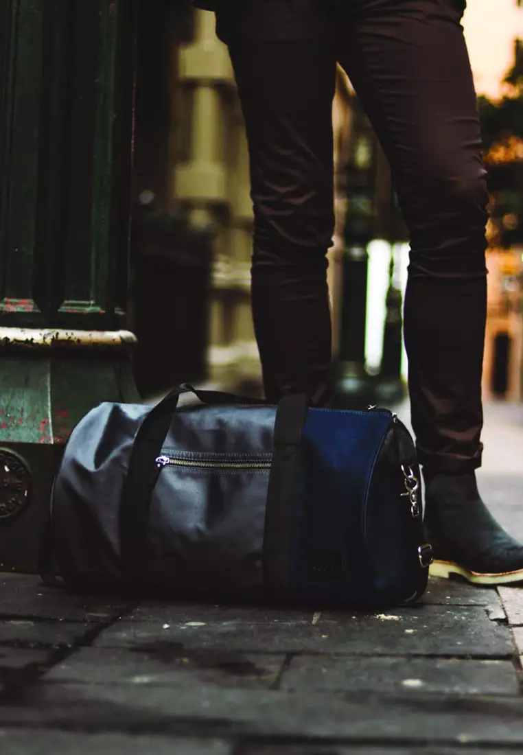 Leather duffle shop bag melbourne