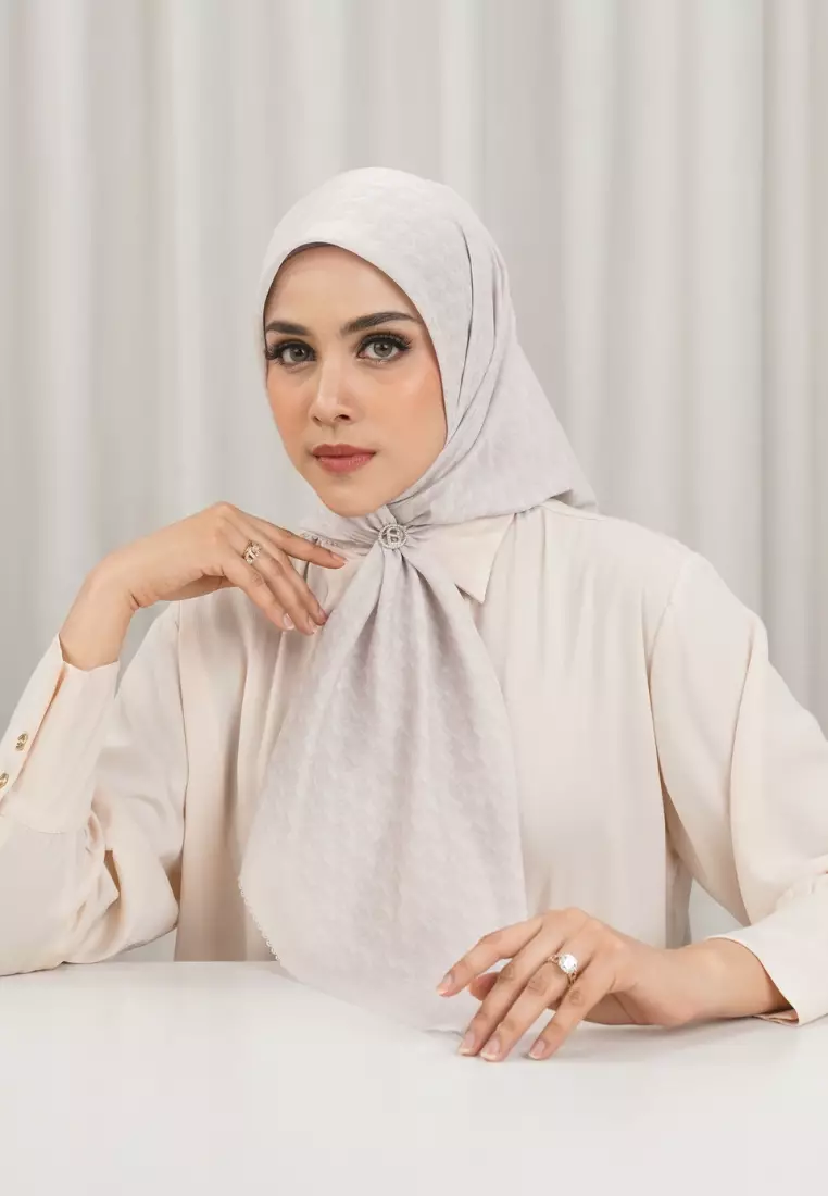 Leena Monogram Square - Coconut Cream
