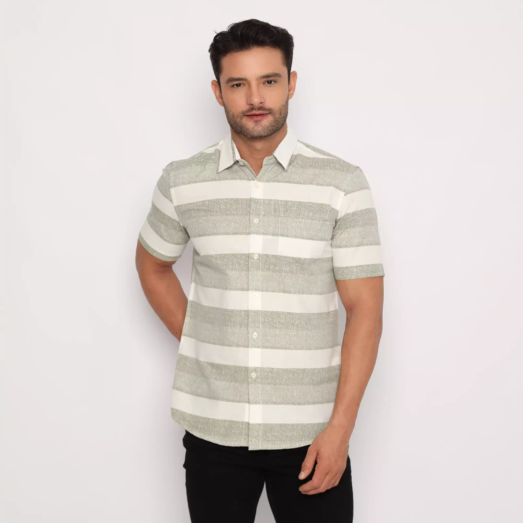 Platini Kemeja Pria Lengan Pendek Katun Oxford Hijau 73336