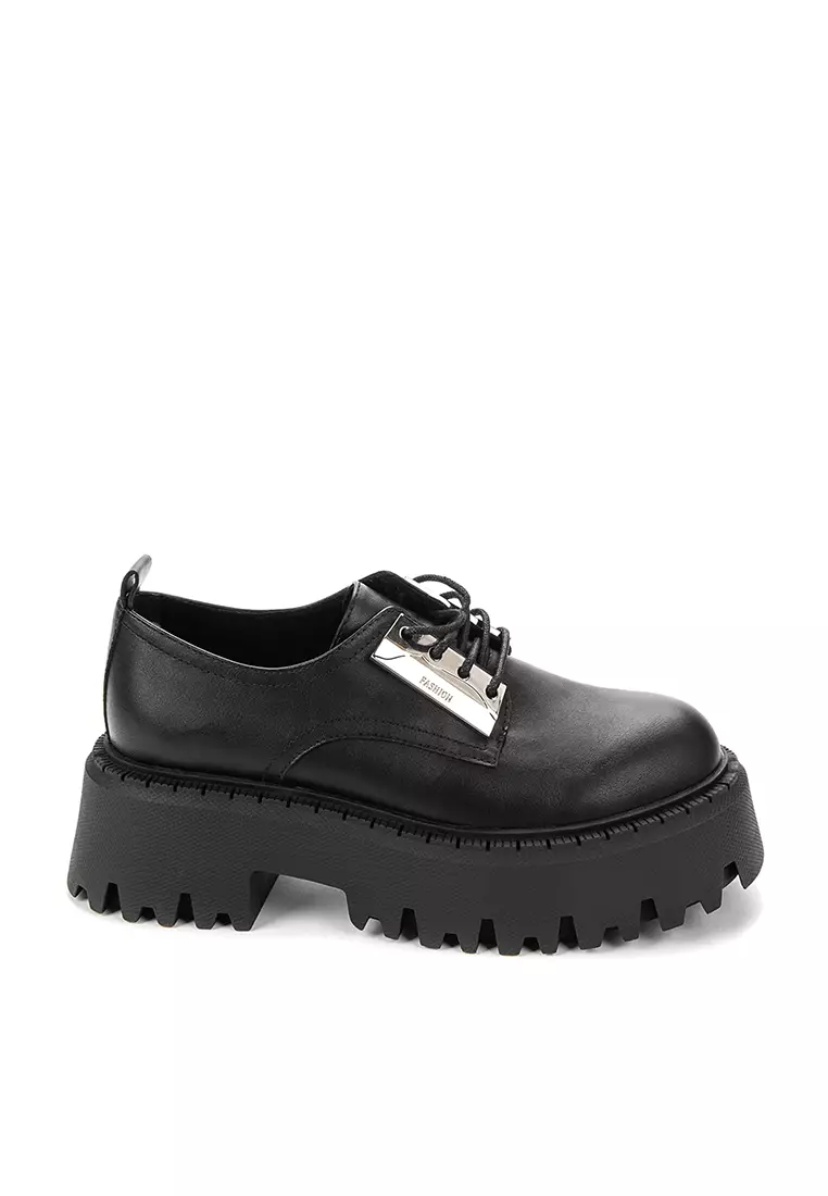 Luna shoes store