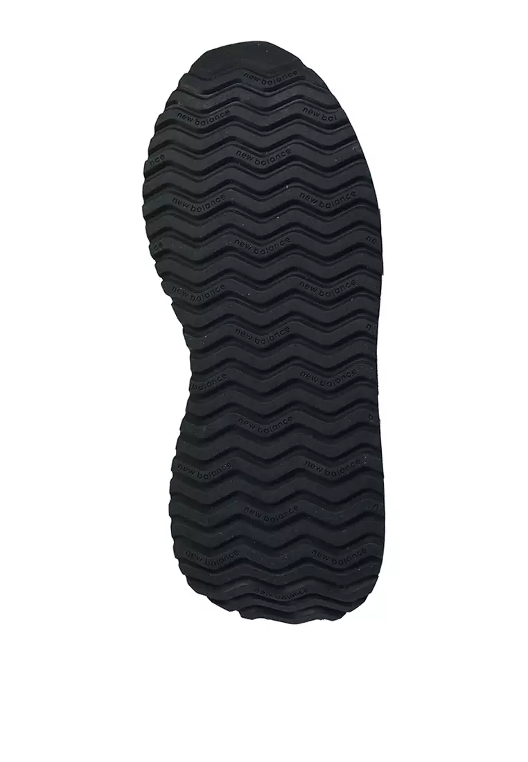 237 Classic Lifestyle Shoes