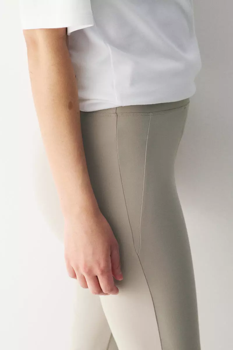 Four-way Stretch Flared Trousers