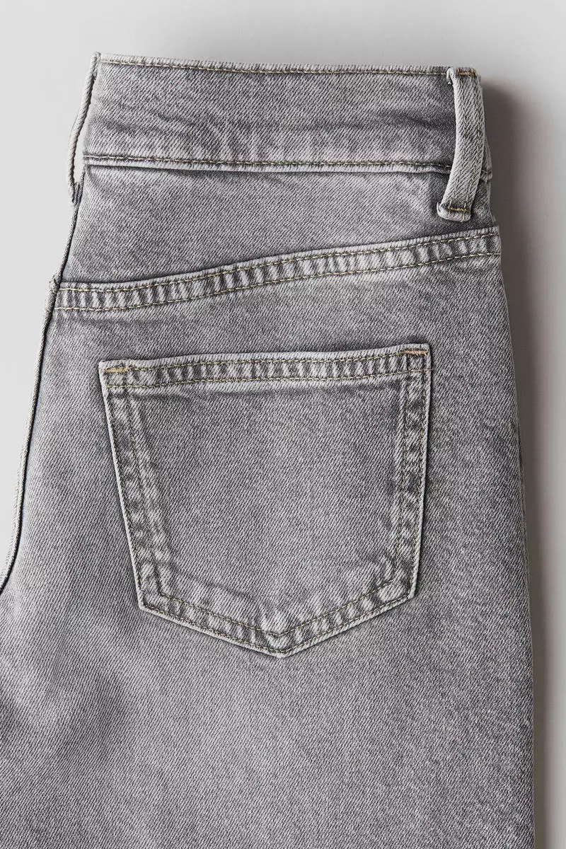 Loose Fit Wide Leg Cargo Jeans