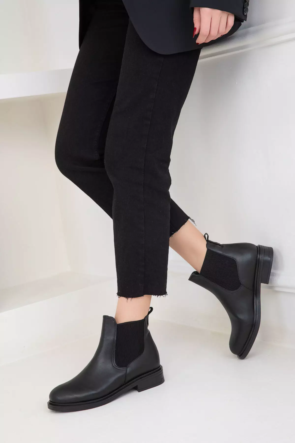 Women's Black Boots - 20004 Model Bootie