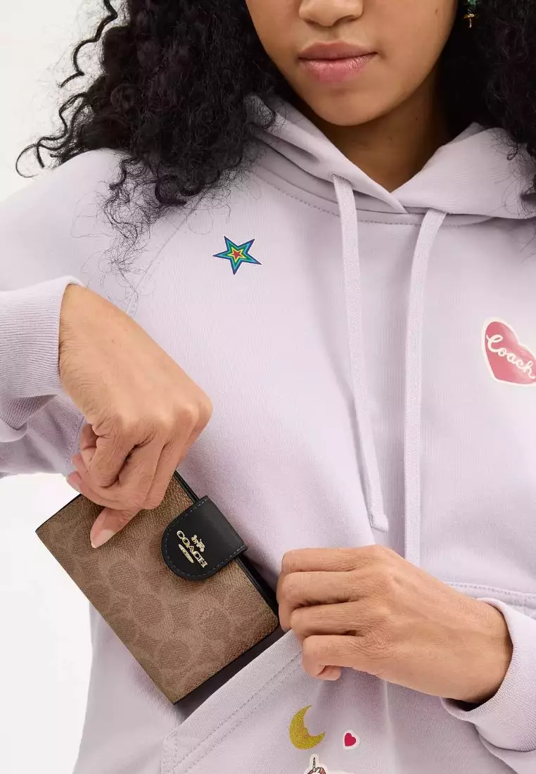 Medium Corner Zip Wallet In Signature Canvas Gold Tan Black