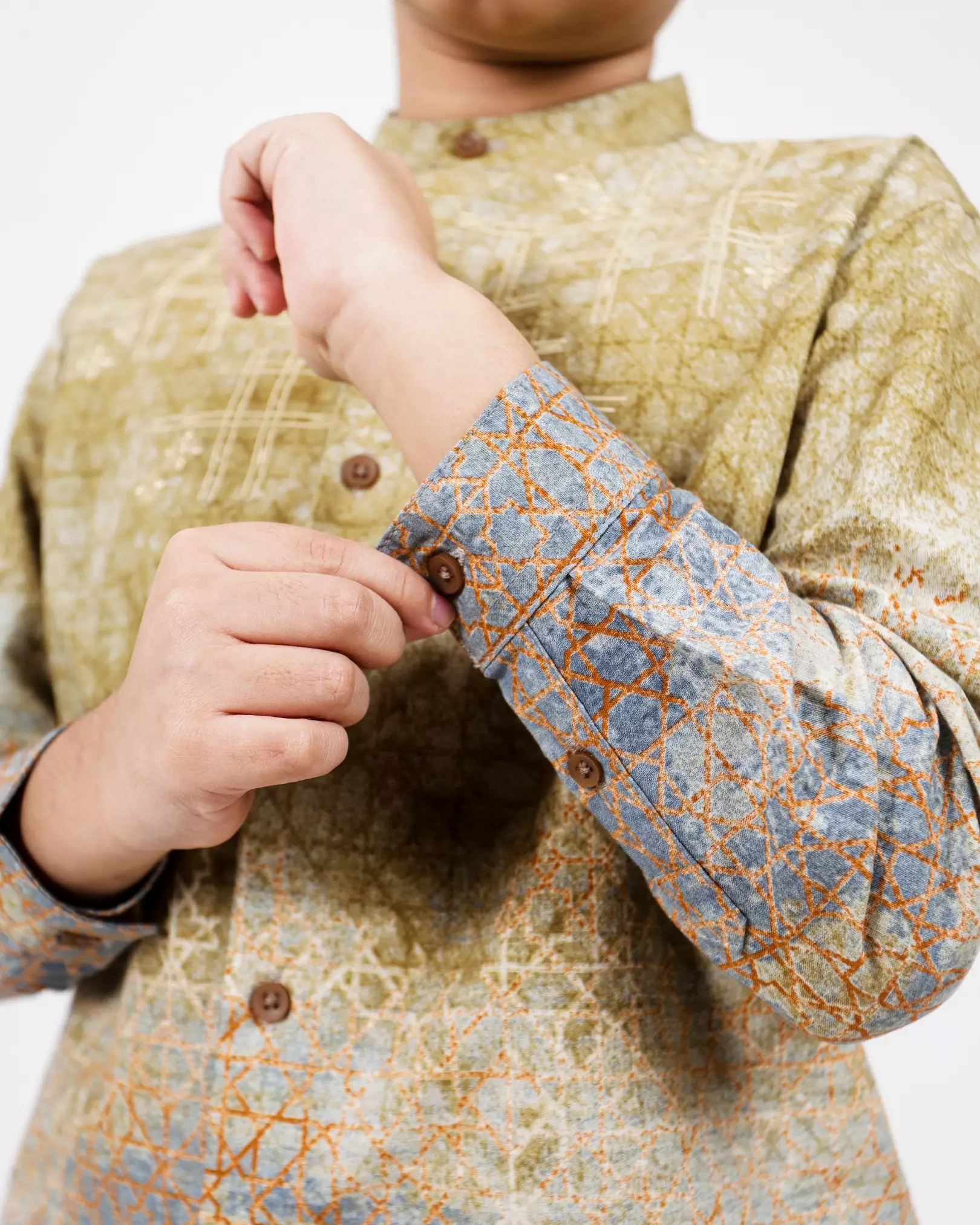 AMK Kemeja Koko Pria Lengan Panjang KK Taha S/s Cream