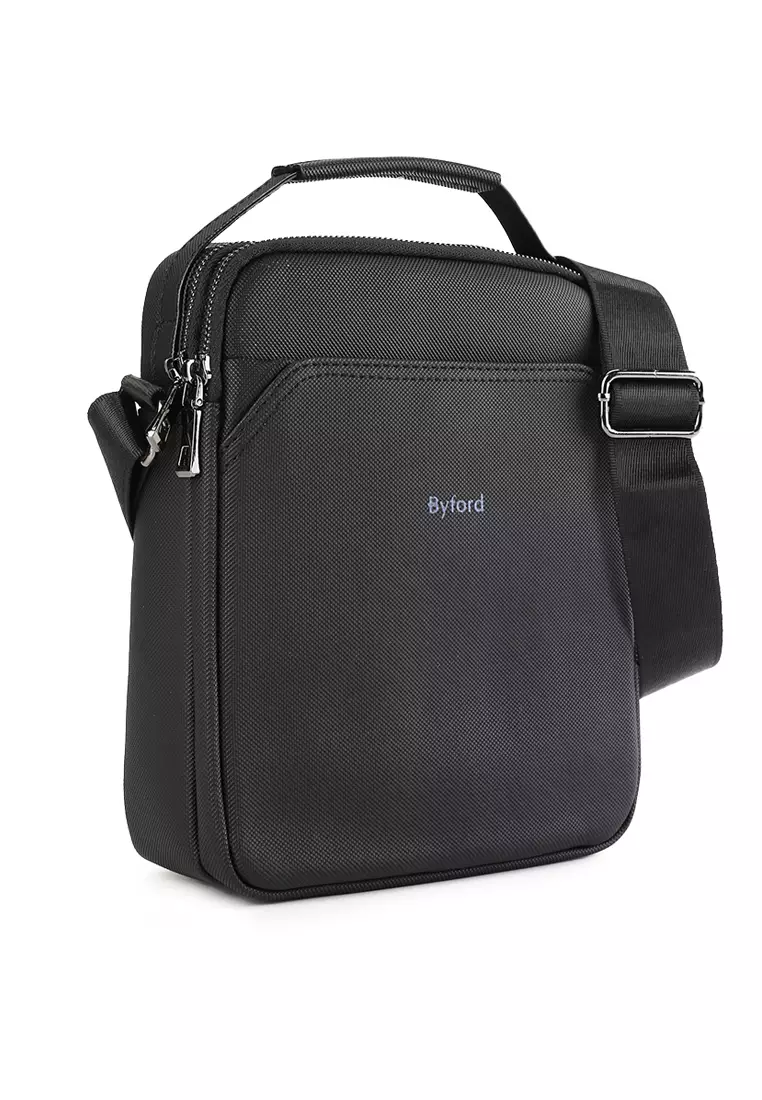 Tas Selempang Pinggang Dengan Desain Dark Tone Untuk Urban Masculine Look