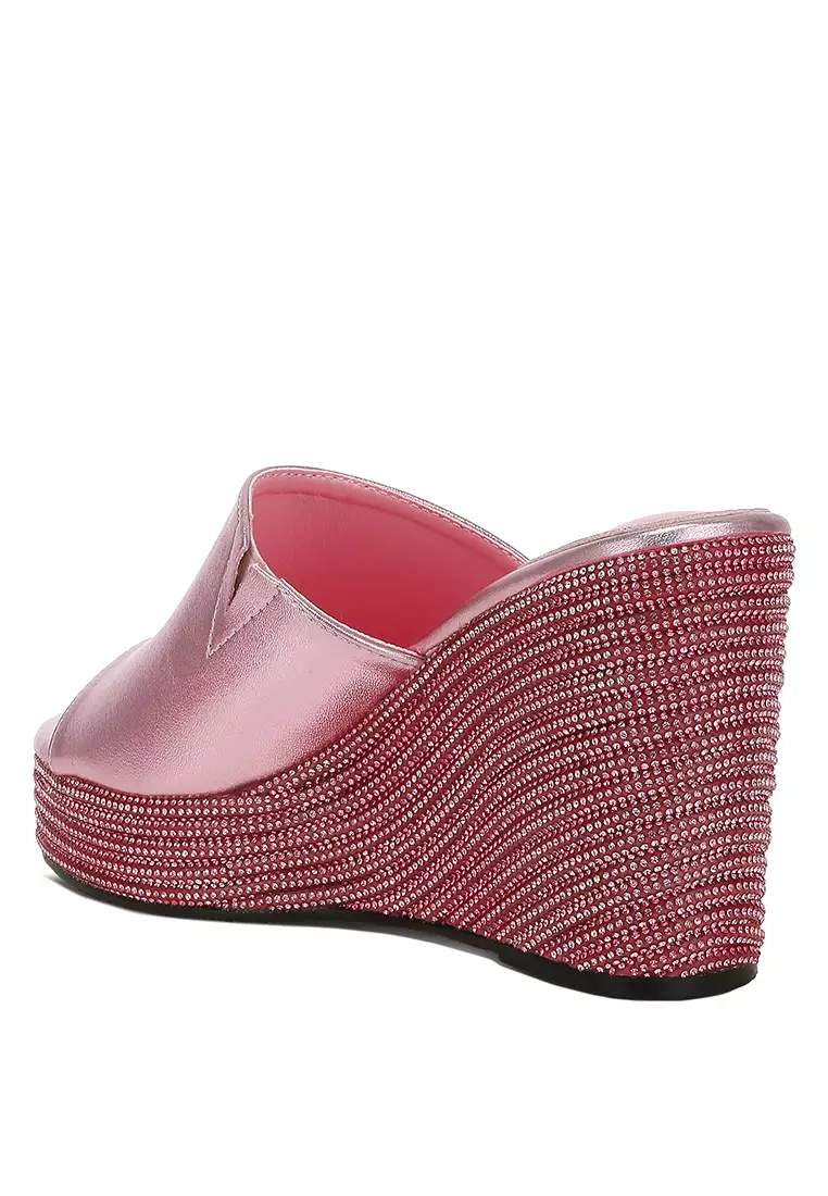 Sandal Peep Toe Hak Wedge dalam Warna Merah Muda