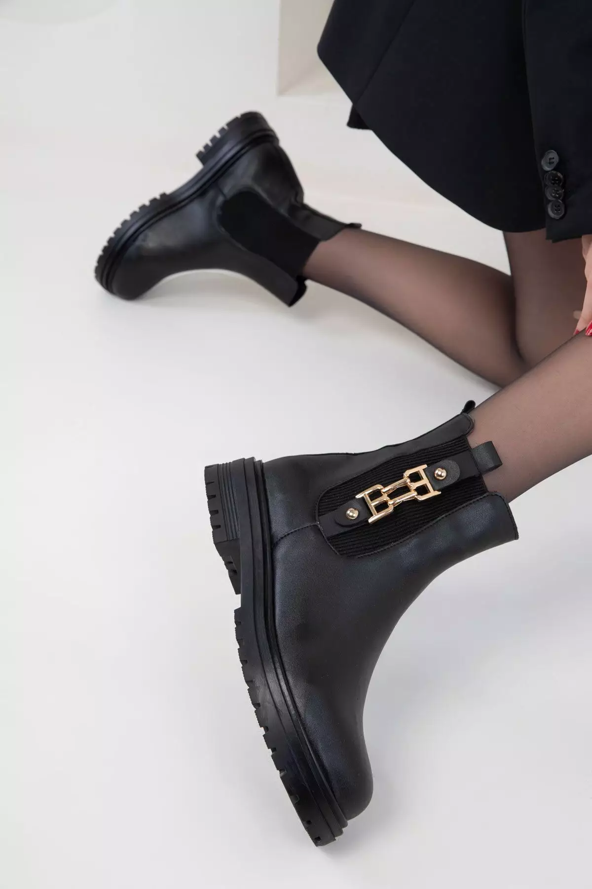 Discount on Soho  shoes - SKU: Metal Detail Boots