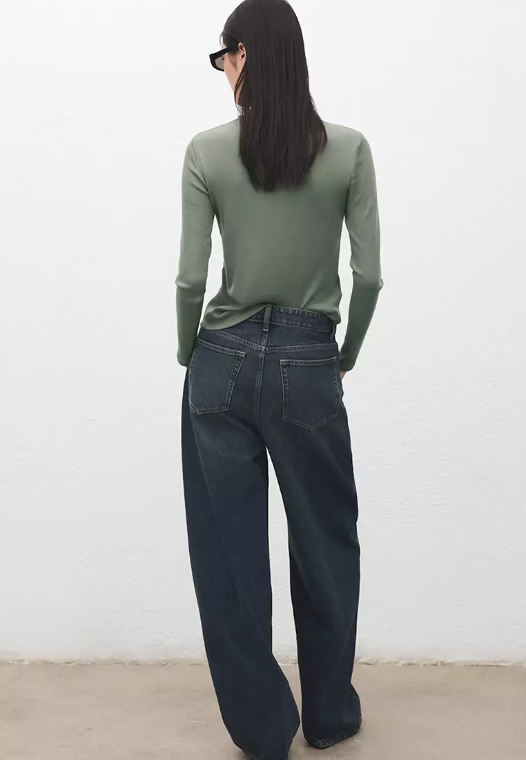 Ribbed Long-Sleeved T-Shirt