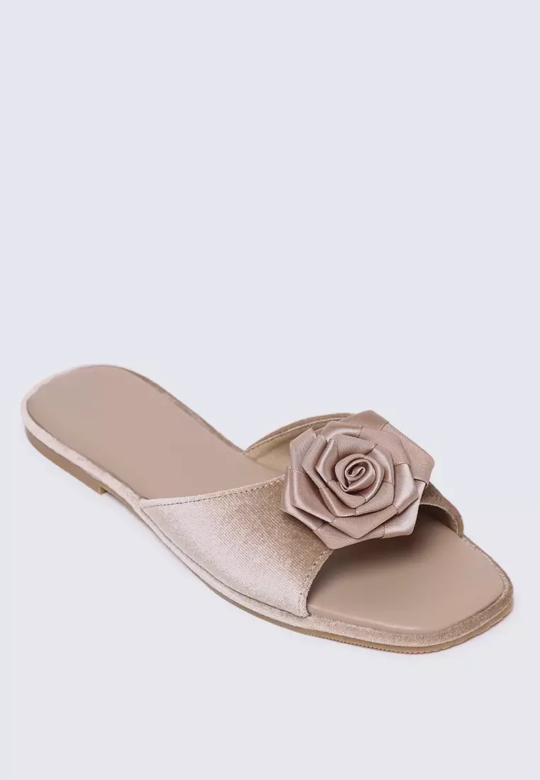 Lusina Comfy Sandals In Nude