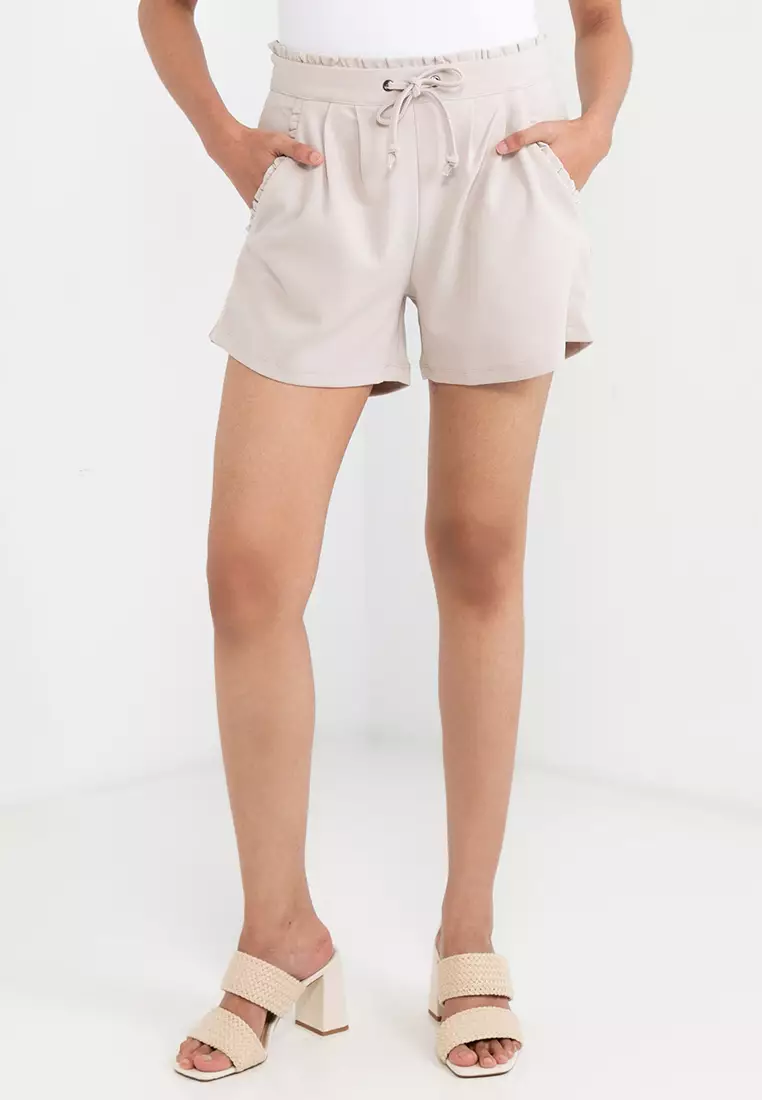 Buy JACQUELINE DE YONG Catia Shorts with Ruffles Detail Online