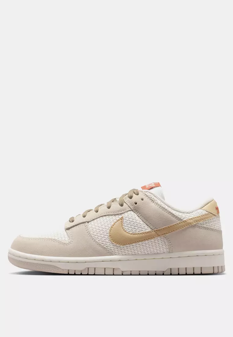 Dunk Low SE Women's Shoes