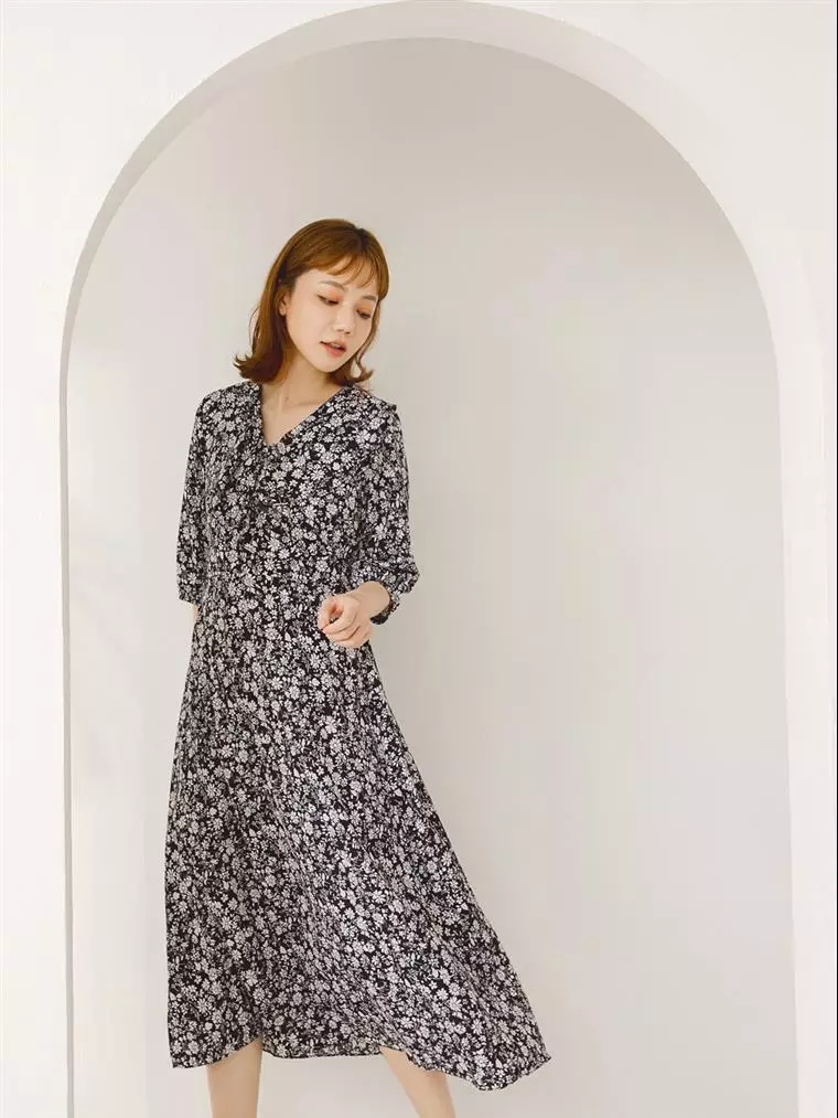 Buy OBSTYLE Small V face. V neck Frill Cinched Waist Floral Long