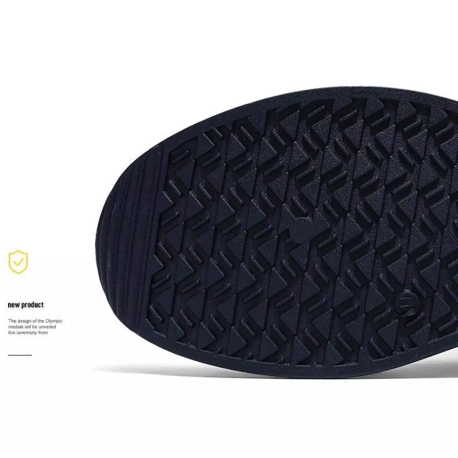 Sepatu Sneaker Striker