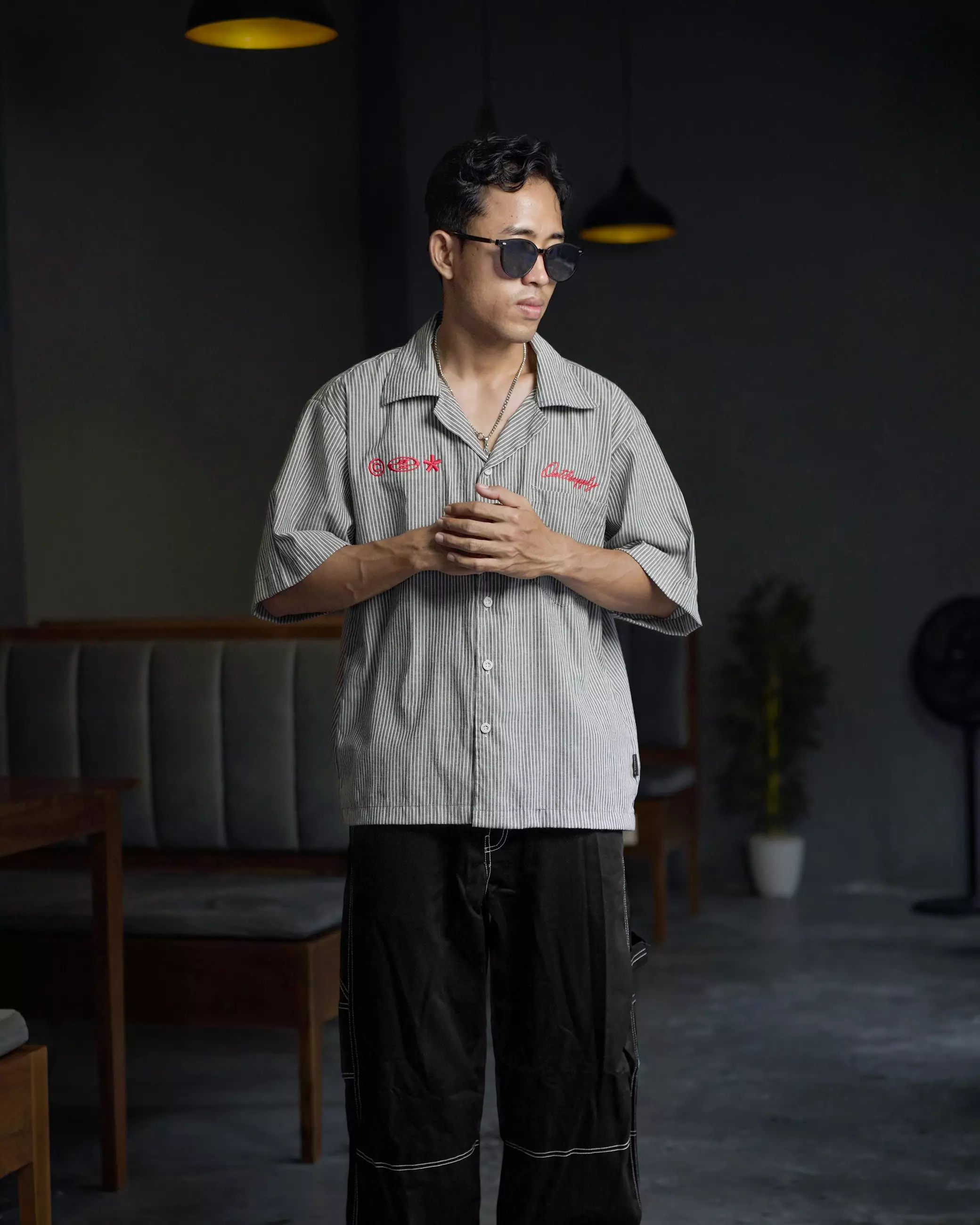 OOTDSUPPLY Kemeja Stripe Casual Cozy Embroidery Black & Blue | Kemeja Salur | Relaxed Shirt Pendek | KMJRSCZE