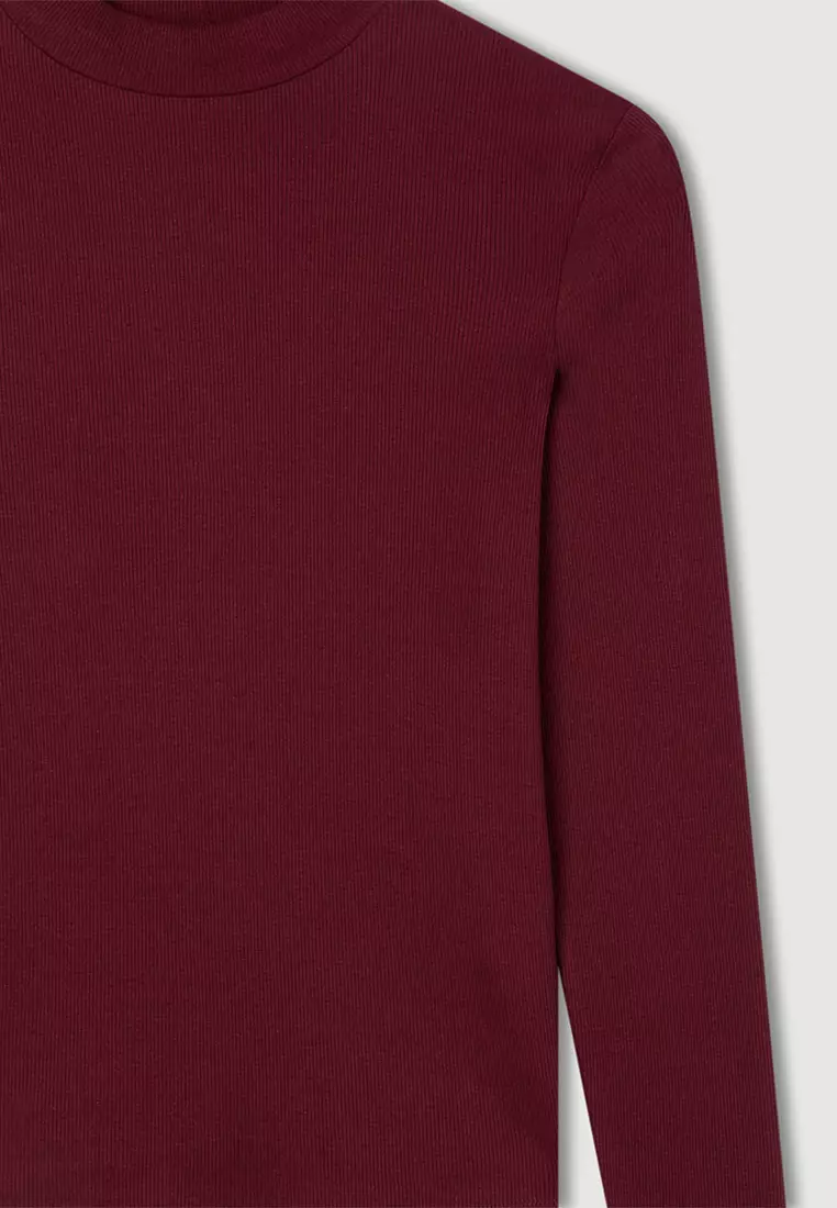 Woman Long-Sleeved T-Shirt