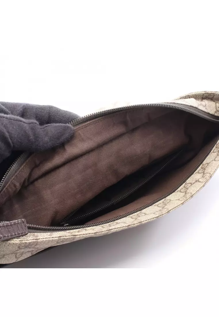 Pre-Loved Gucci GG Plus Shoulder bag PVC leather beige Brown