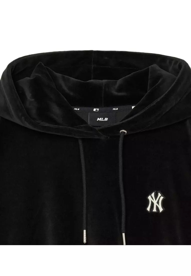 WOMEN'S BASIC VELVET CROPFIT HOODIE NEW YORK YANKEES