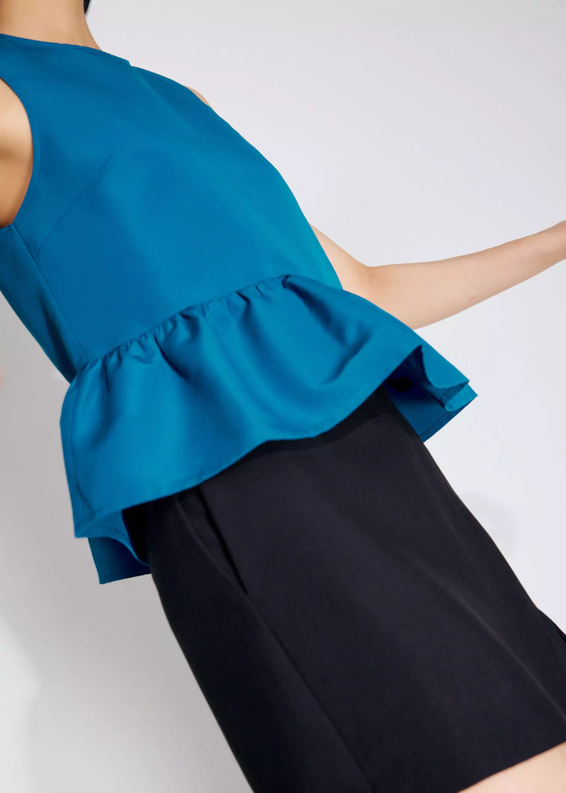 Atasan Wanita - Taffeta Peplum Shell Top