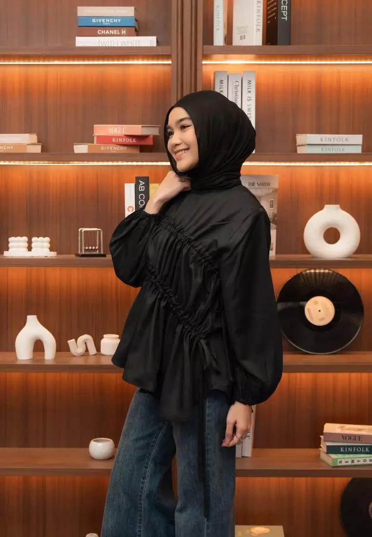 Molly Blouse - Black