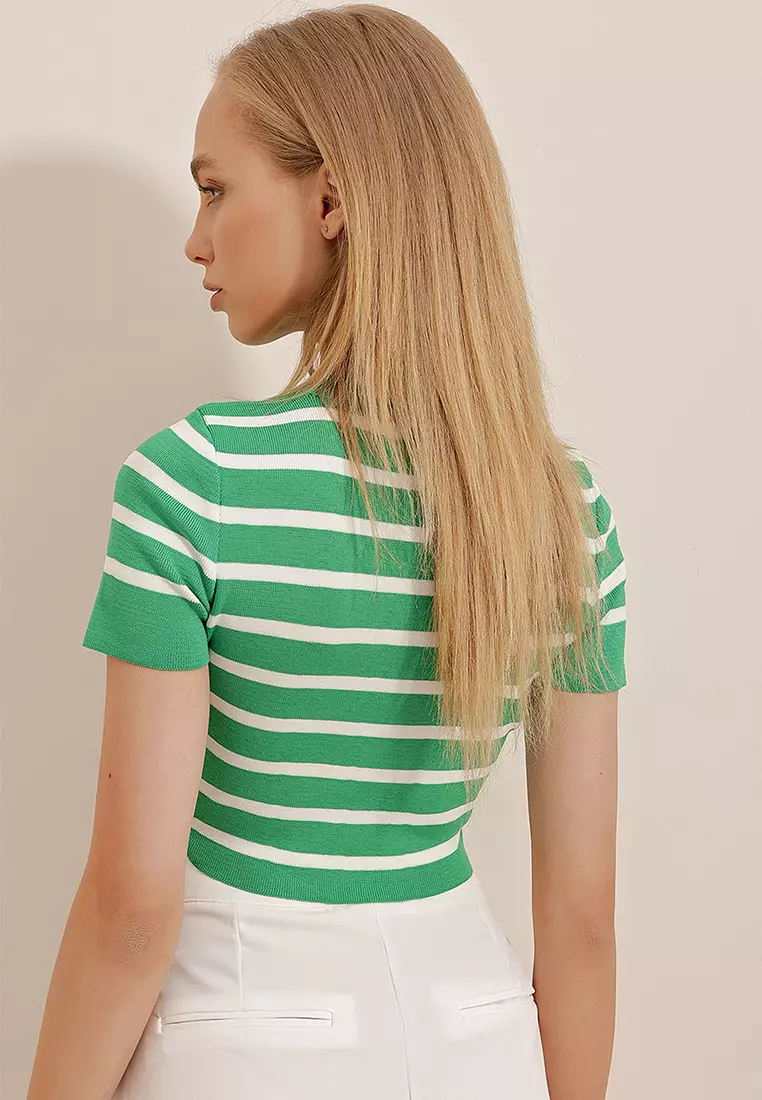 Crew Neck Stripe Crop Knit Top