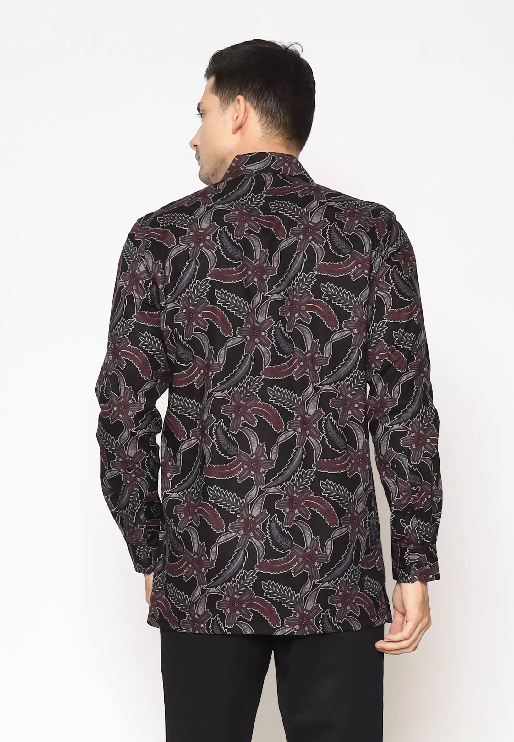 MAGINOT AKSANA BLACK Batik Slim Fit Lengan Panjang