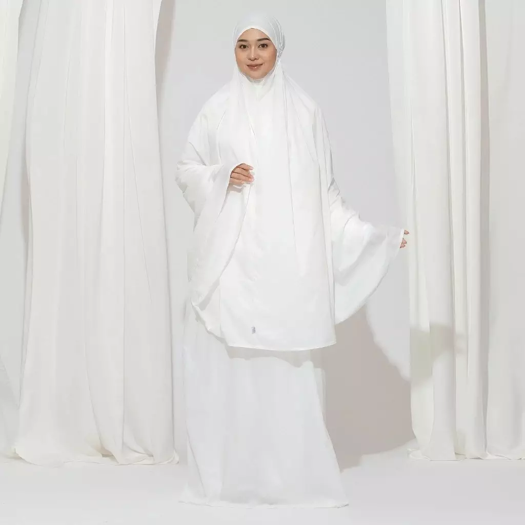 Madda Prayer Set Broken White New