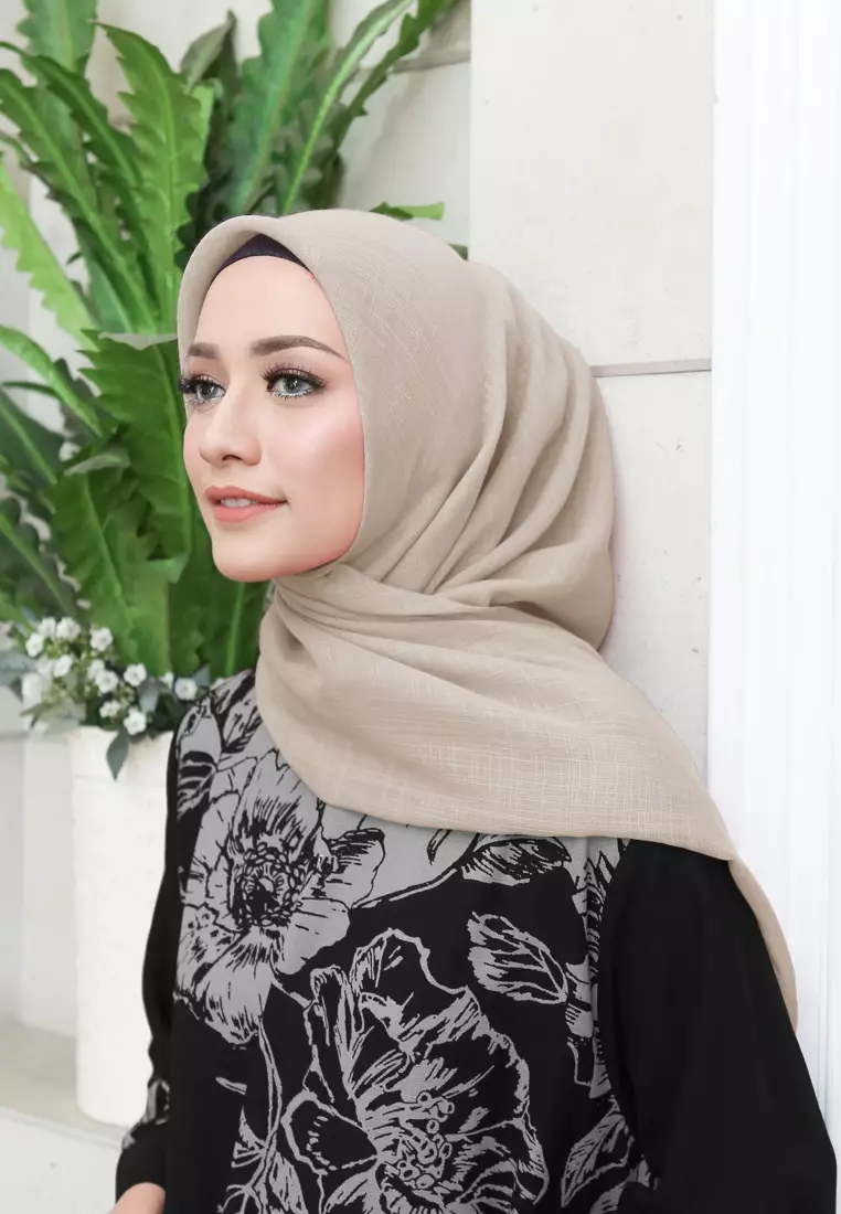 Linenna Scarf | Hijab Segiempat Linen Bamboo - Sand Brown