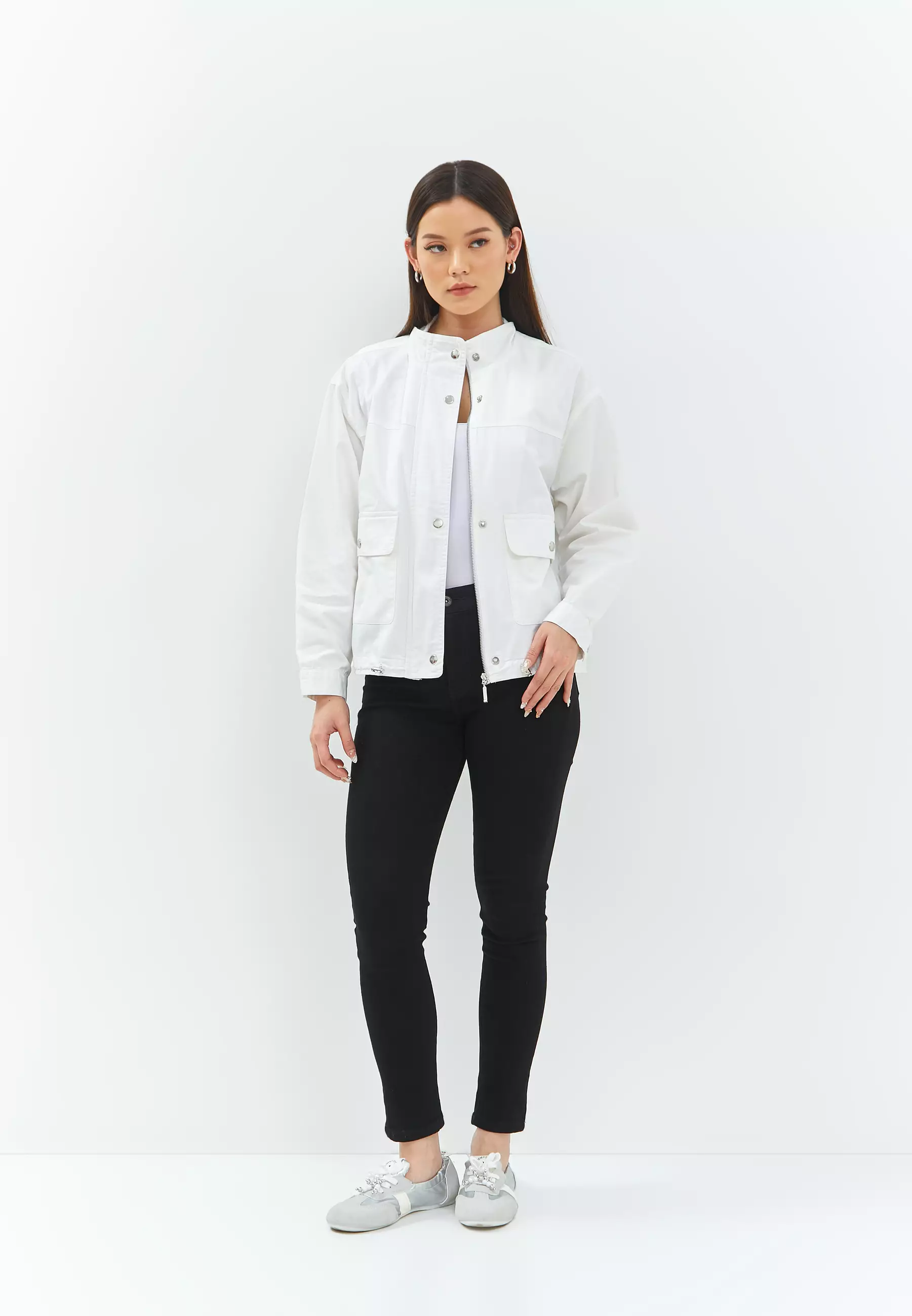 Gayatri White Jacket (G.6408)