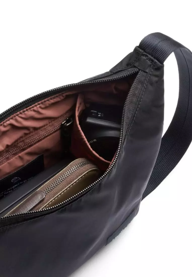 Bellroy Laneway Crescent Bag 2.5L - Ink
