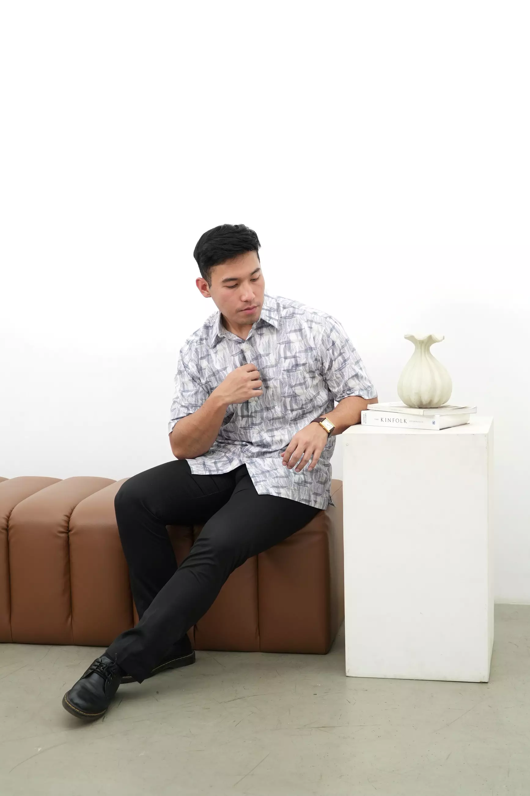 Kemeja Lengan Pendek Putih Abu 16813