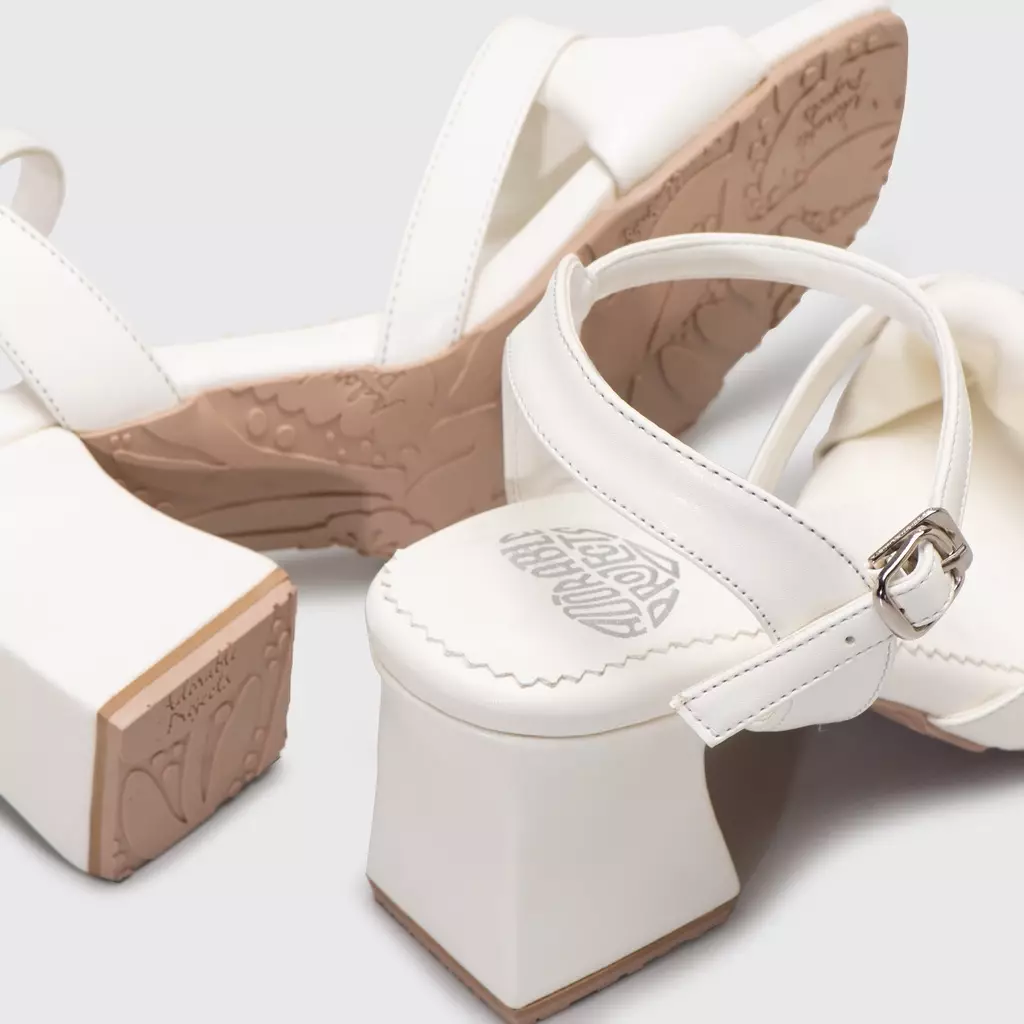 Della Heels White
